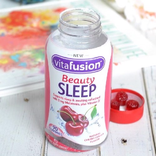 review-ve-keo-deo-ho-tro-ngu-ngon-vitafusion-beauty-sleep-cua-my